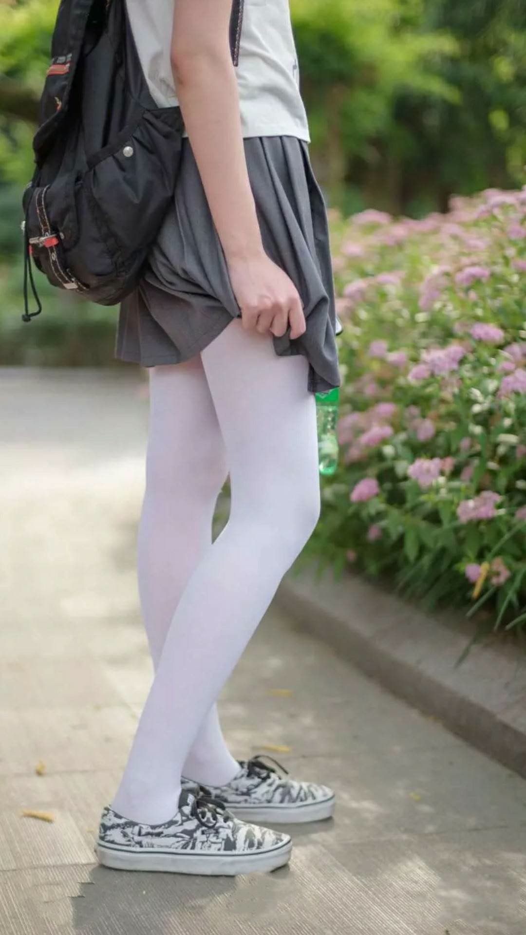 im电竞官方-中国男足在巴黎奥运会比赛中以3-0击败几内亚，中国男足在奥运会上的成绩