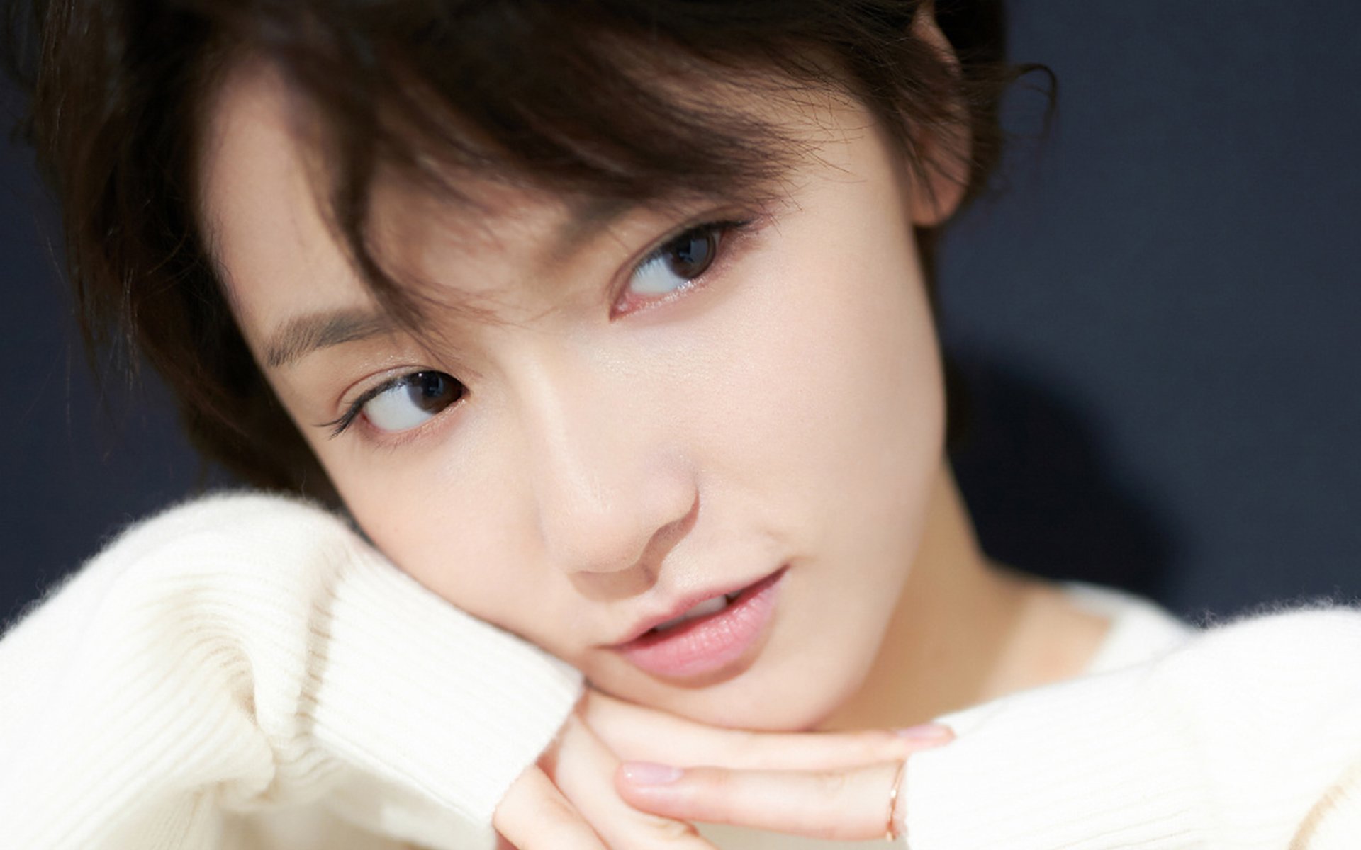 im体育官方登录-张伟丽跨界主持格斗解说受好评，张伟丽的格斗比赛